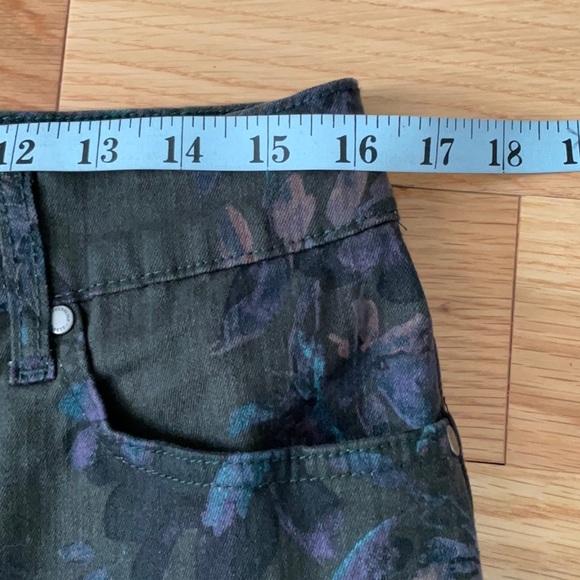 Bandolino Jeans - Picture 8 of 11